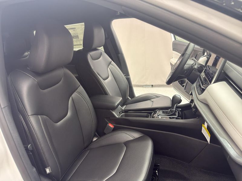 New 2026 Jeep Compass Limited 4x4Image 14