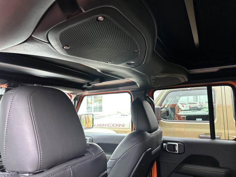 New 2025 Jeep Wrangler 4-door SaharaImage 16