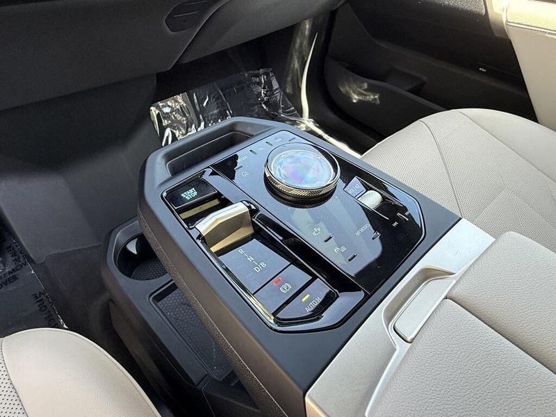 Used 2025 BMW iX xDrive50Image 27