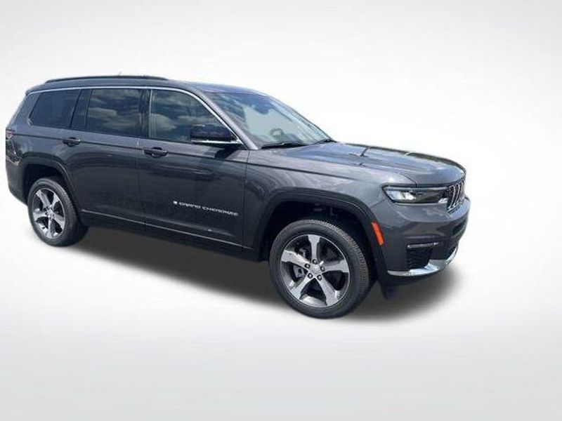 2025 Jeep Grand Cherokee L Limited 4x4