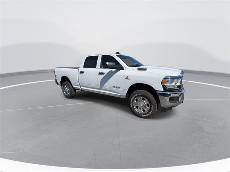 2022 RAM 2500 Tradesman Crew Cab 4x4 6