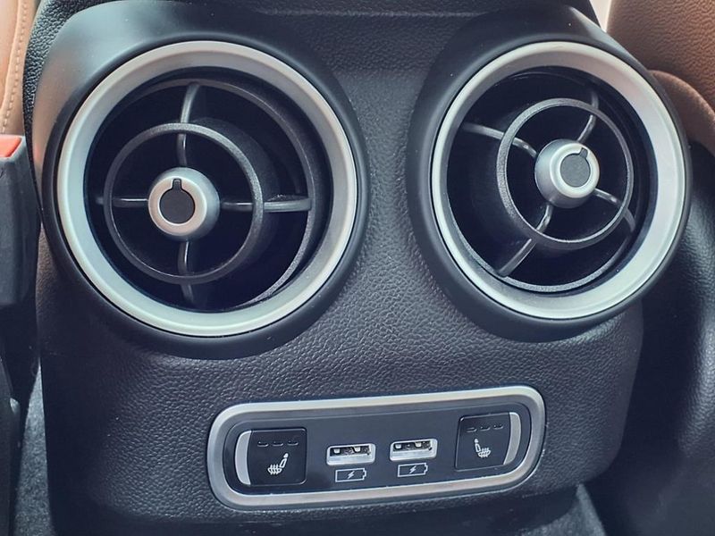 2022 Alfa Romeo Giulia TiImage 5