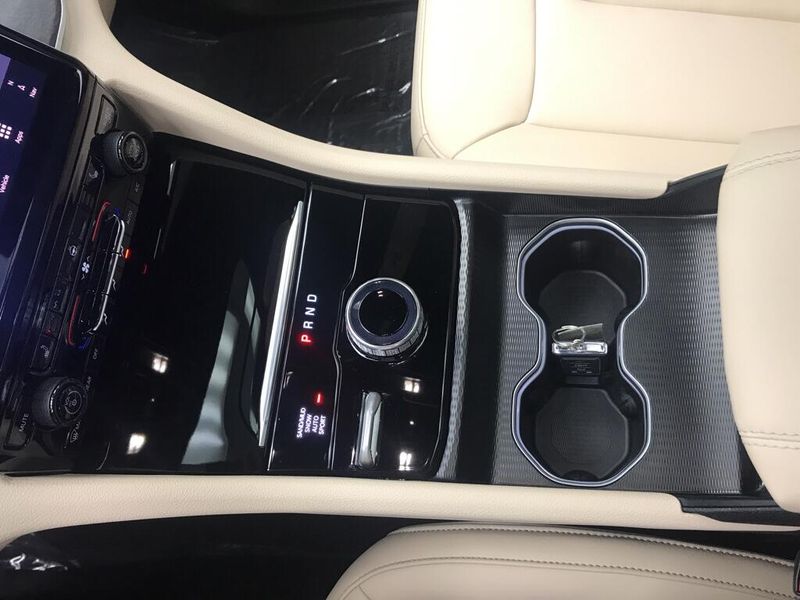 Used 2025 Jeep Grand Cherokee L LimitedImage 6