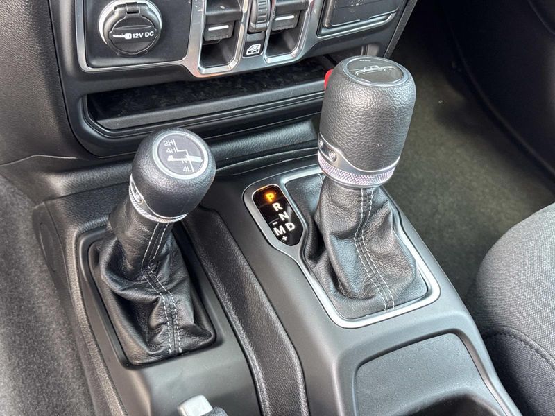 New 2026 Jeep Gladiator Sport S 4x4