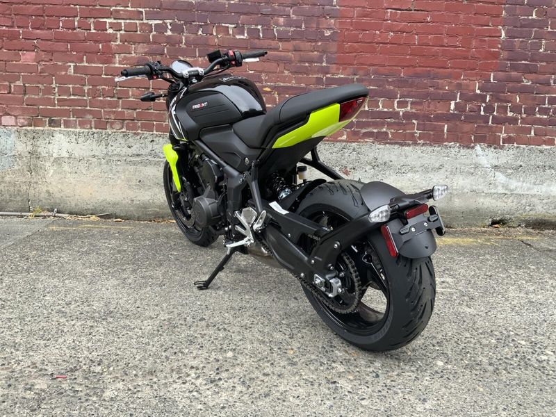 2024 Triumph TRIDENT 660
