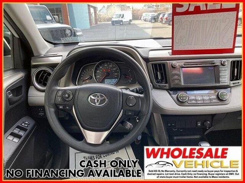 2013 Toyota RAV4 XLEImage 11