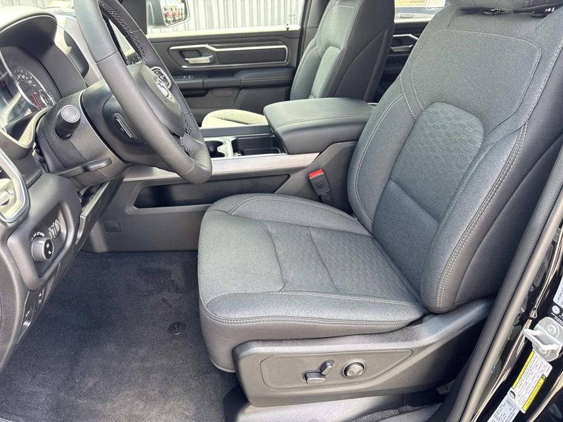 New 2026 RAM 1500 Big Horn Crew Cab 4x2 5'7' Box
