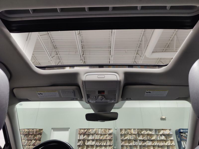Used 2017 Volkswagen Passat SEL Premium w/Sunroof/NavImage 6