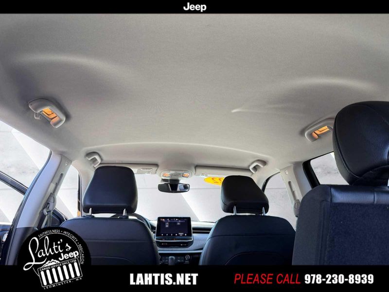 2022 Jeep Compass Latitude photo 14