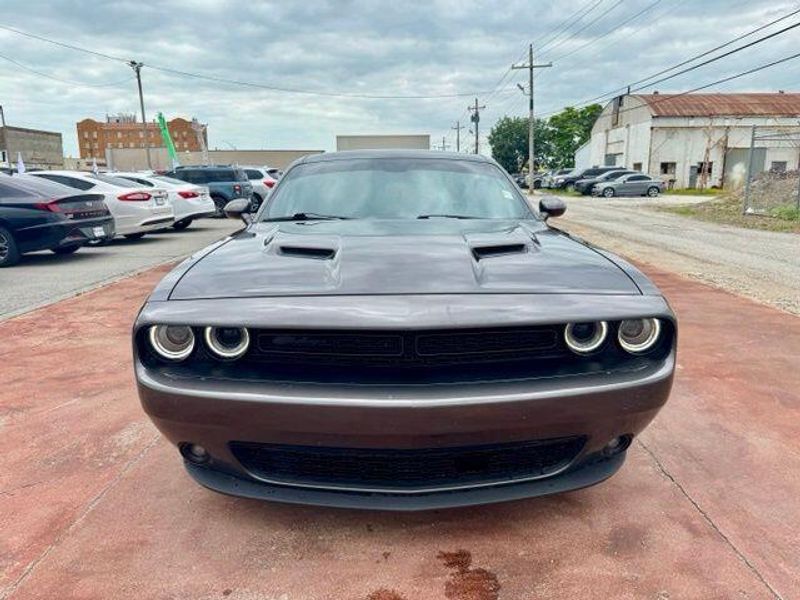 Used 2021 Dodge Challenger SXTImage 2