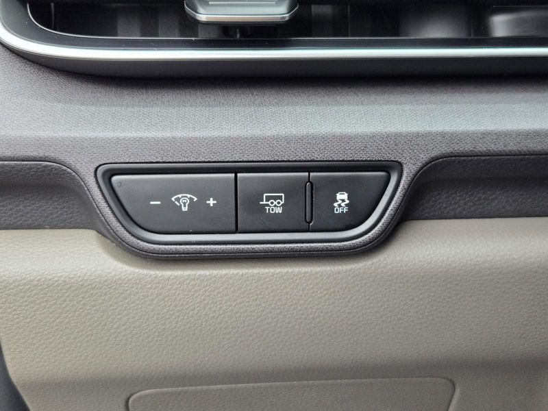 Used 2026 Kia Carnival MPV Hybrid EX FWD