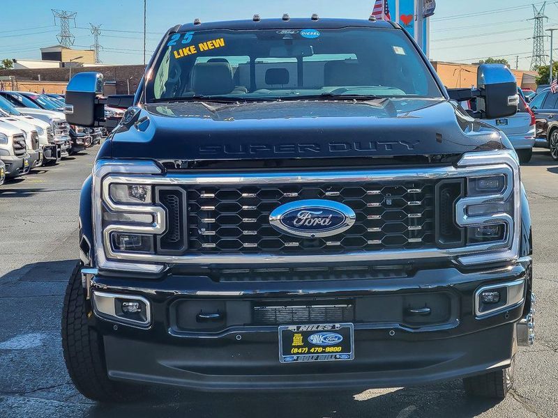 2025 Ford F-450 Platinum photo 4
