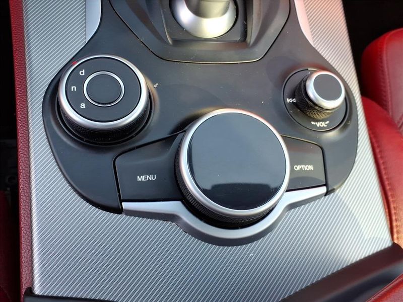 Used 2019 Alfa Romeo Stelvio Ti SportImage 24