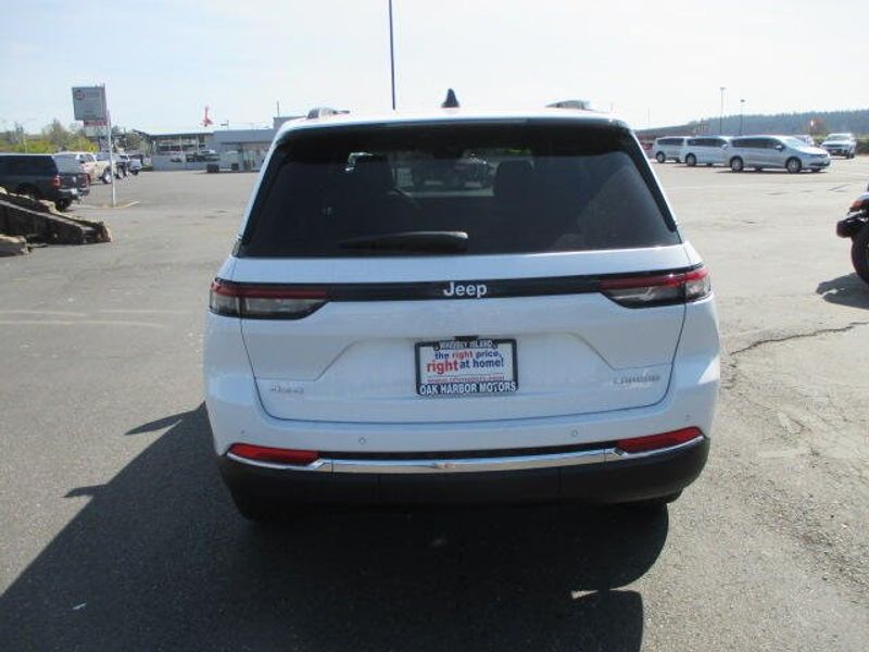 2025 Jeep Grand Cherokee Laredo X 4x4Image 8