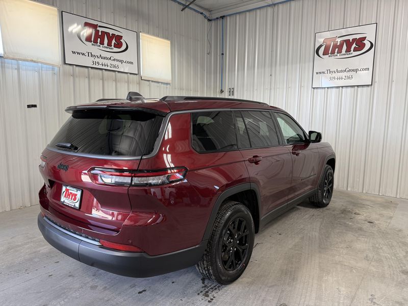 New 2026 Jeep Grand Cherokee L Laredo Altitude 4x4Image 3