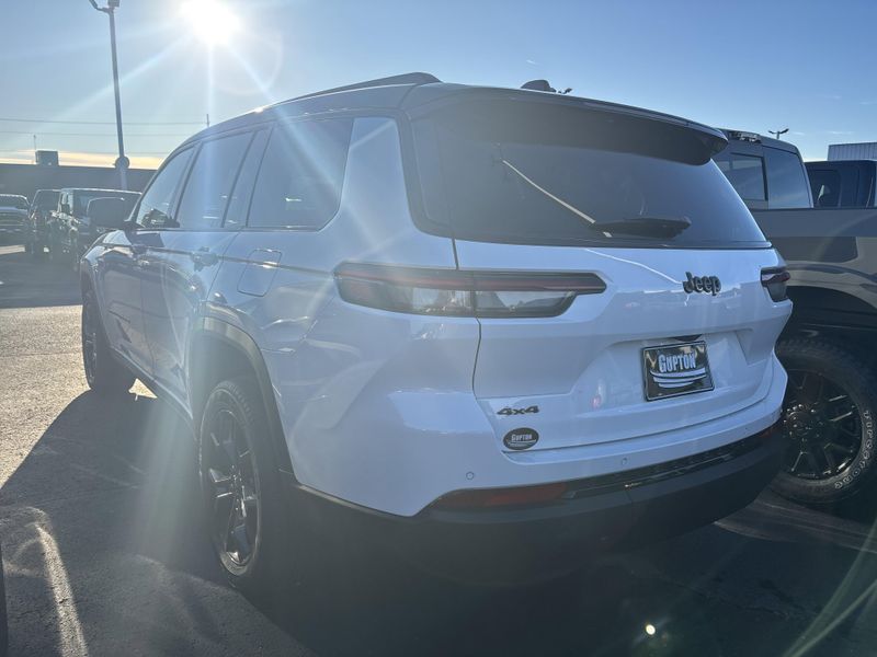 New 2025 Jeep Grand Cherokee L Limited 4x4Image 14