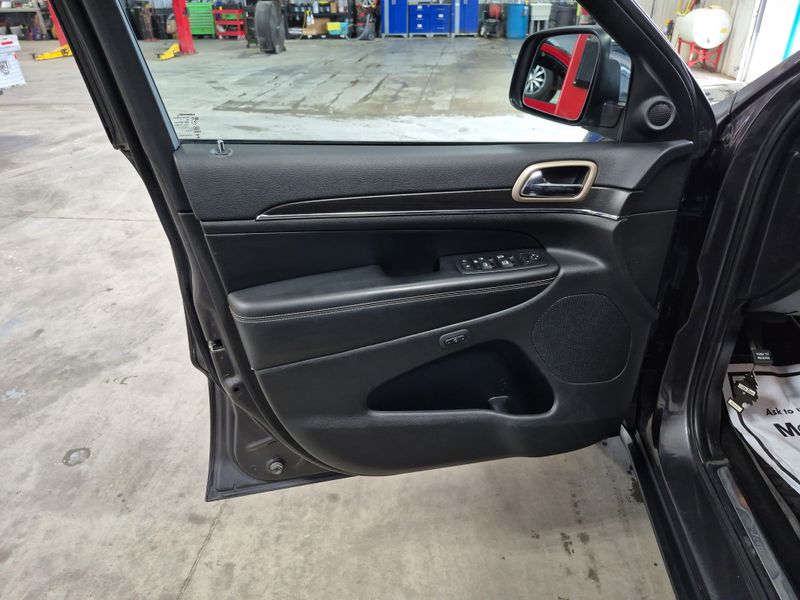 Used 2015 Jeep Grand Cherokee LimitedImage 24