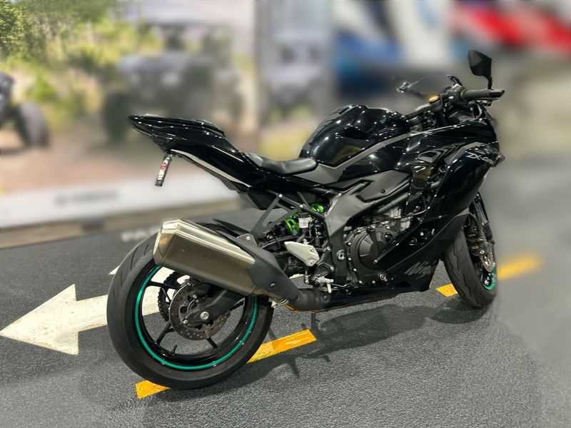 Used 2024 Kawasaki NINJA ZX-4RR Image 13
