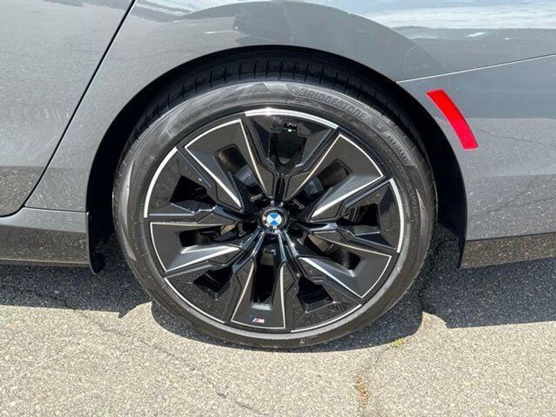 New 2026 BMW 7 Series 750e xDriveImage 14