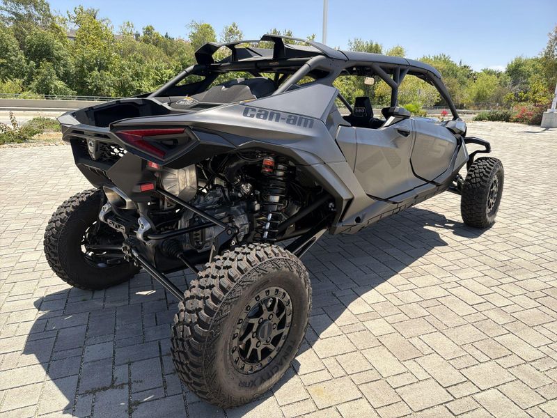 New 2026 Can-Am MAVERICK R MAX X RS 999T DCT Image 17