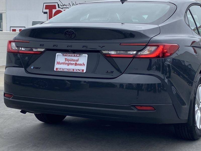 2025 Toyota Camry LEImage 4