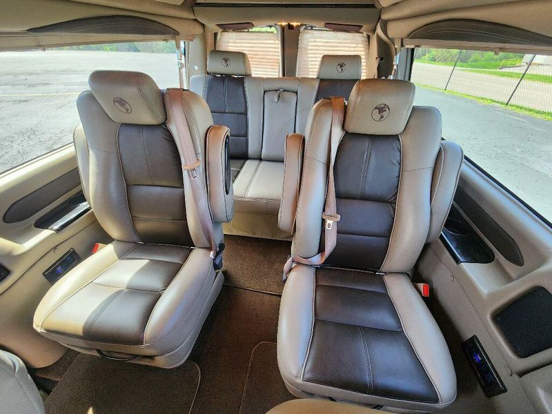 2019 GMC Savana Image 36