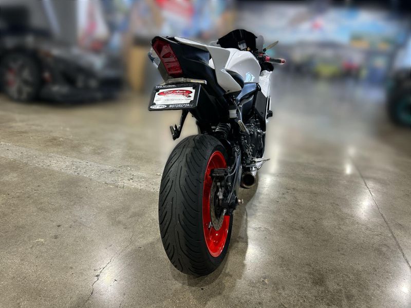2023 Yamaha YZF-R7 Image 15