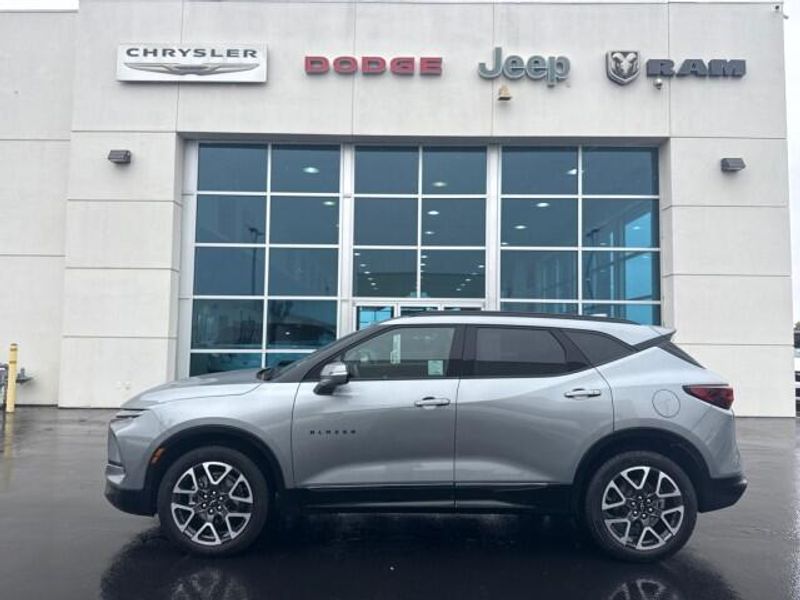 2025 Chevrolet Blazer RS photo 4