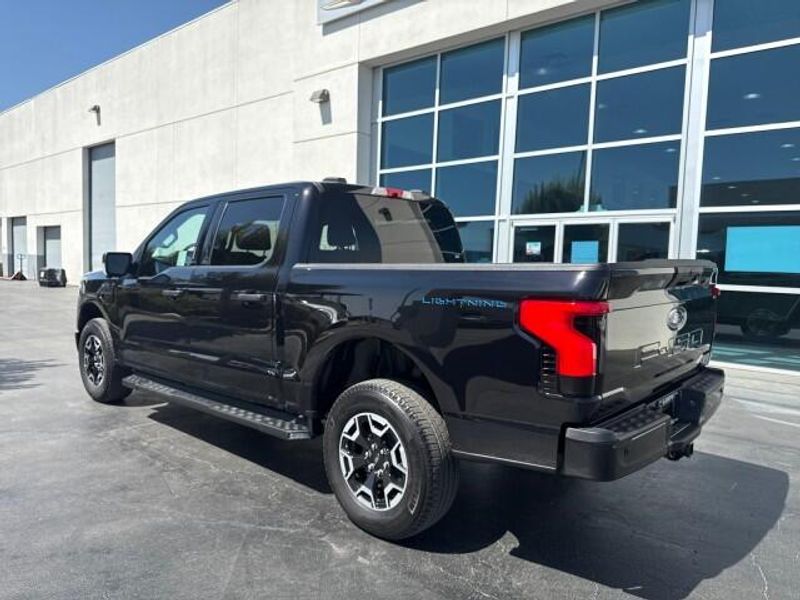 2023 Ford F-150 Lightning XLT photo 4