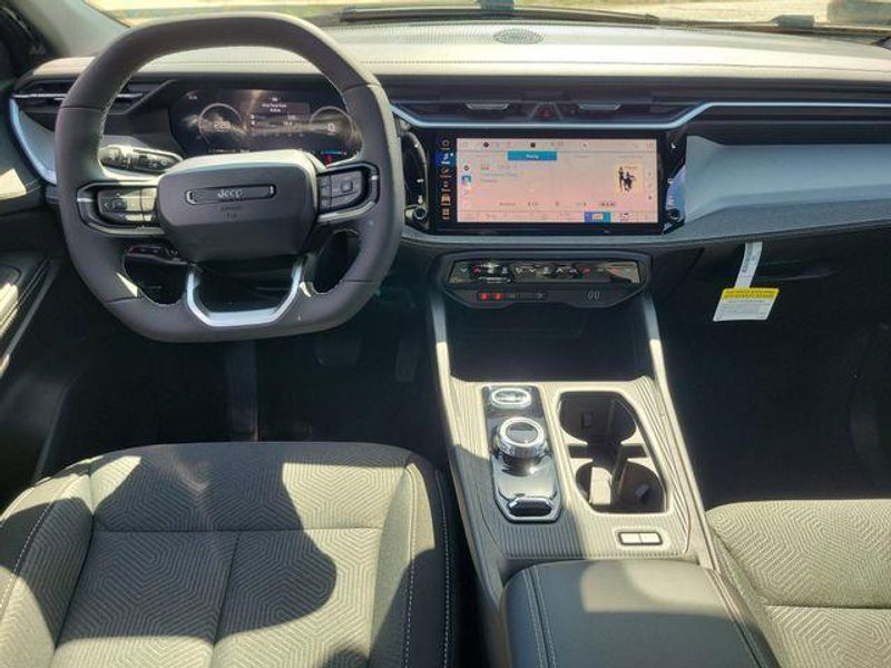 New 2026 Jeep Cherokee Laredo 4x4