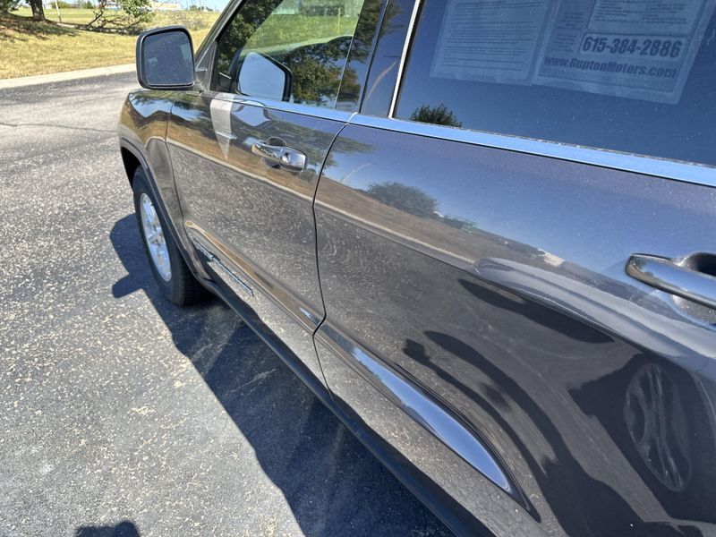 Used 2018 Jeep Grand Cherokee Laredo EImage 11