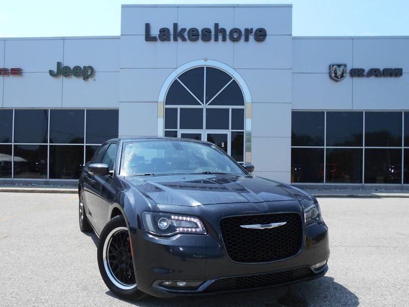2016 Chrysler 300 SImage 3