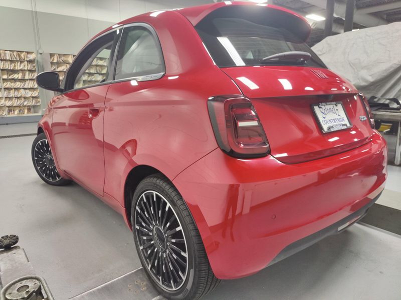 2024 Fiat 500e INSPI(RED)Image 9
