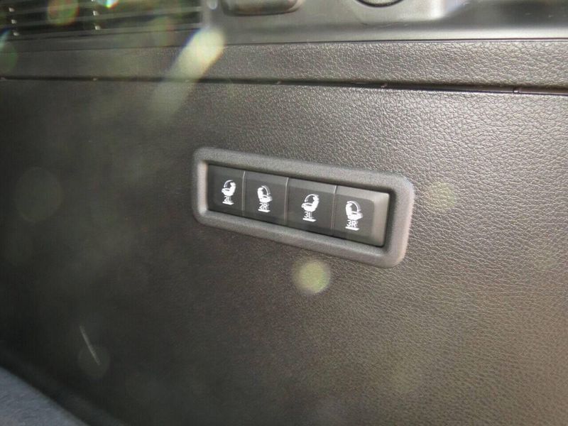 2024 Wagoneer Wagoneer Carbide 4x4Image 19