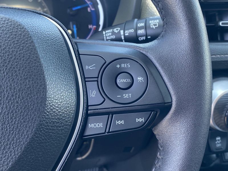 2024 Toyota RAV4 XLE PremiumImage 28