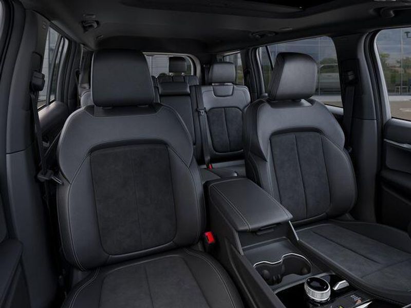 New 2026 Jeep Grand Cherokee L Laredo Altitude 4x4Image 16
