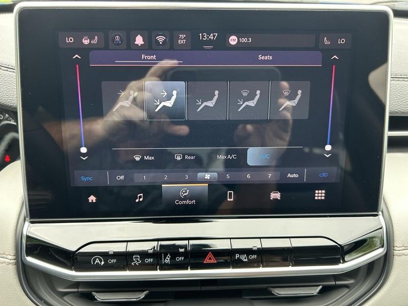 2025 Jeep Compass Limited photo 19