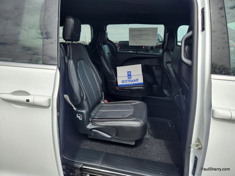 New 2026 Chrysler Voyager Lx