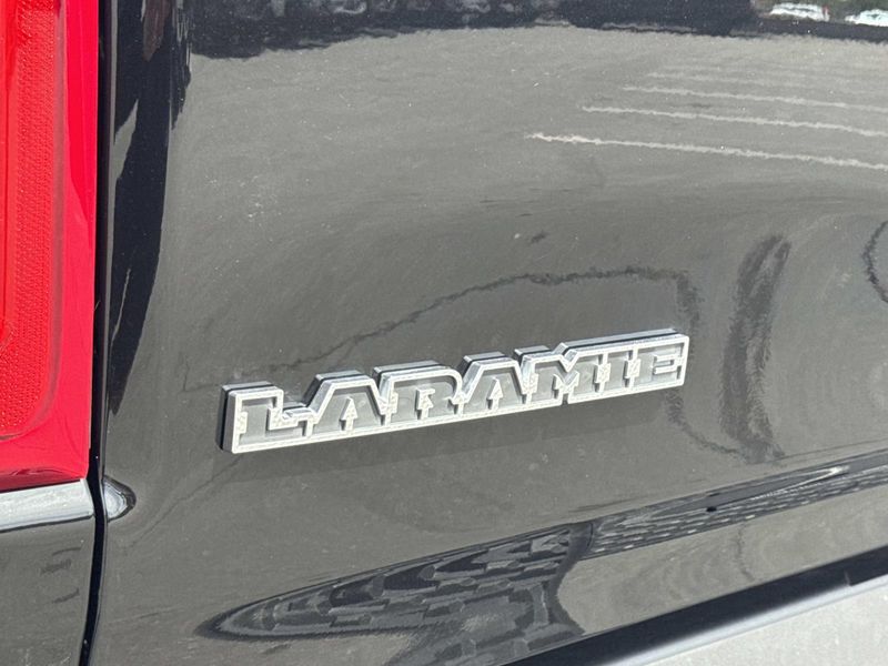 New 2026 RAM 1500 Laramie Crew Cab 4x4 5'7' Box