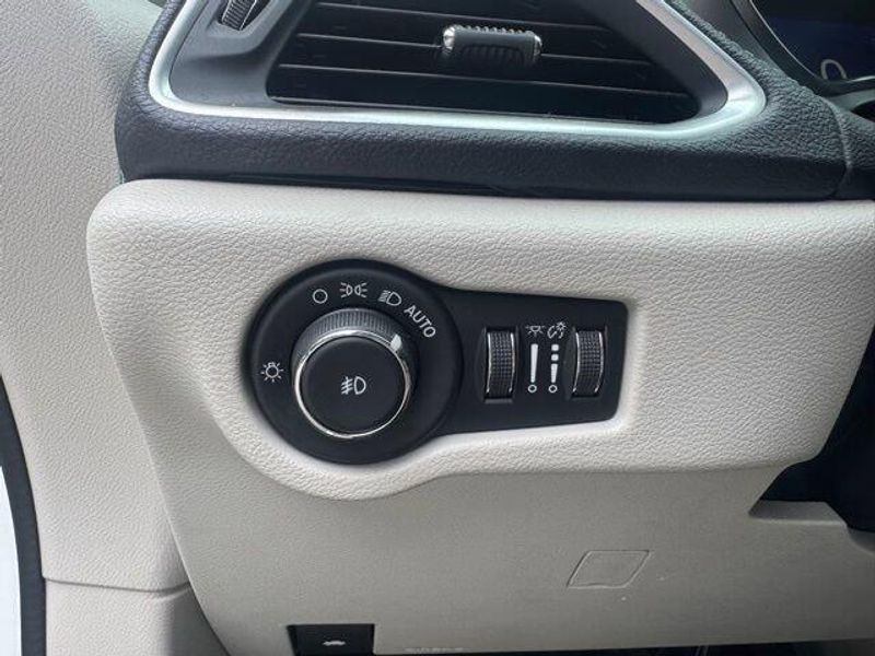 2018 Chrysler Pacifica Hybrid Limited