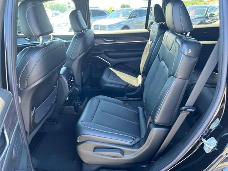 2025 Jeep Grand Cherokee L Limited 4x4