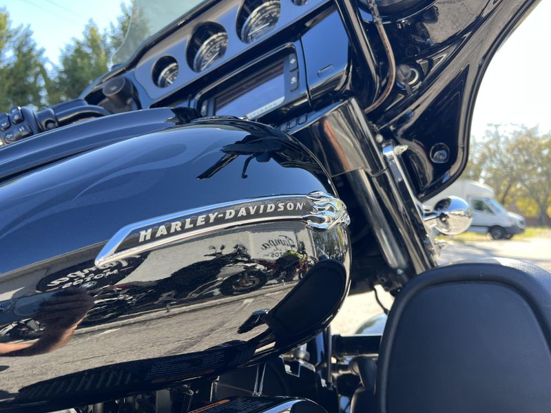 2015 Harley-Davidson Street Glide CVO 