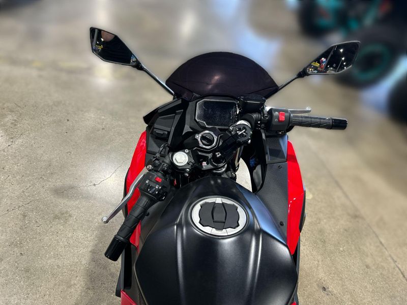 2024 Kawasaki NINJA 500 KRT SE ABS Image 12