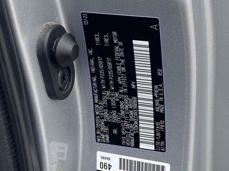 2024 Toyota Sienna LEImage 32