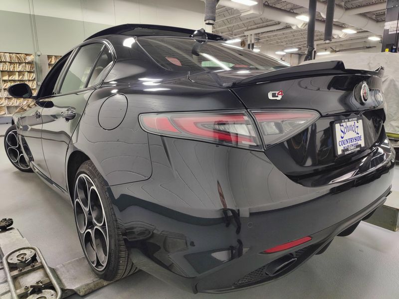 2024 Alfa Romeo Giulia Veloce AWD w/Sunroof/NAV/Activ AsstImage 15