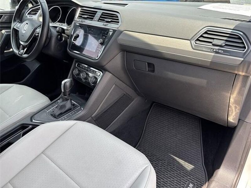 2021 Volkswagen Tiguan 2.0T SE R-Line BlackImage 13