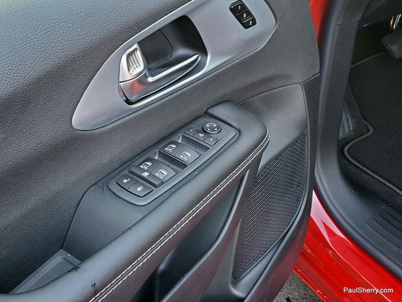 New 2026 Chrysler Pacifica Limited