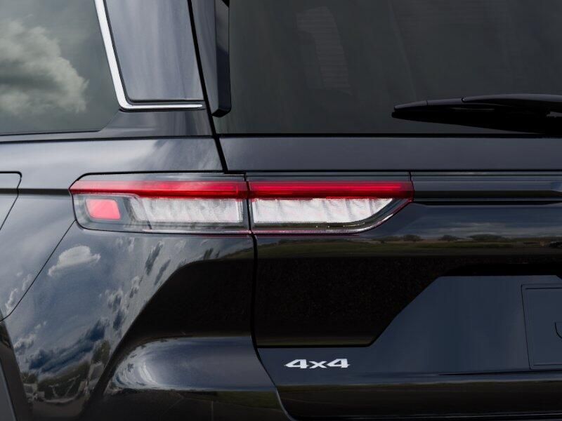 New 2026 Jeep Grand Cherokee Limited 4x4Image 9