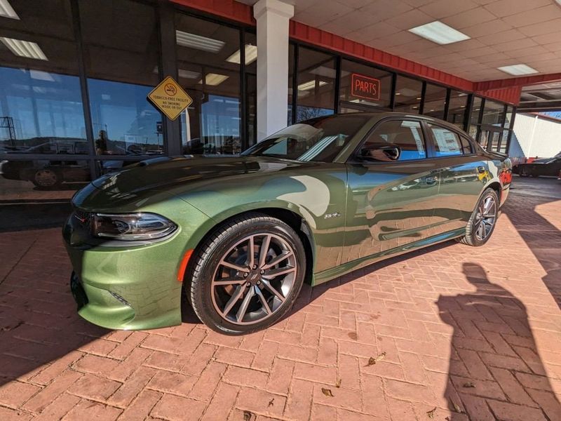 2023 Dodge Charger R/T in a F8 Green exterior color and Blackinterior. Johnson Dodge 601-693-6343 pixelmotiondemo.com 