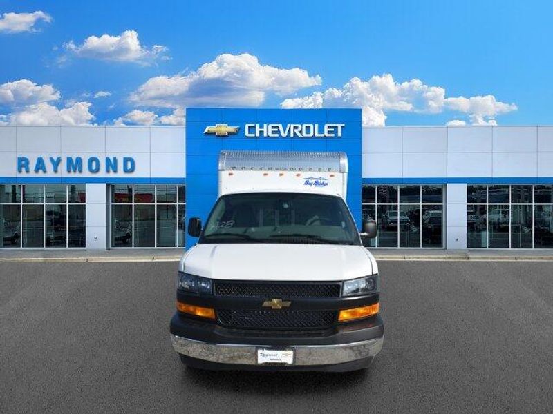 New 2026 Chevrolet Express 3500 Work VanImage 9